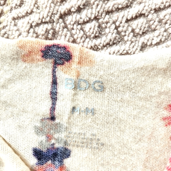 BDG Raw Hem Floral Pattern Tank - Picture 4 of 4